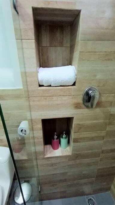 Shower, Bathroom, towels