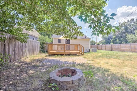 Cooper Young Bungalow with huge fenced backyard Villa in Memphis