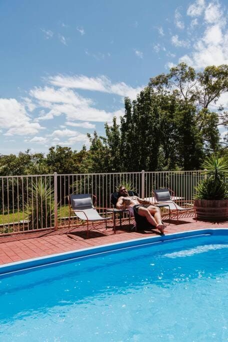 Macquarie Manor - Experience Grand Country Living House in Mudgee
