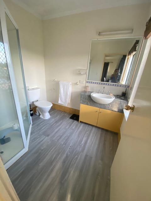 Master Ensuite and private balcony Vacation rental in Cairns