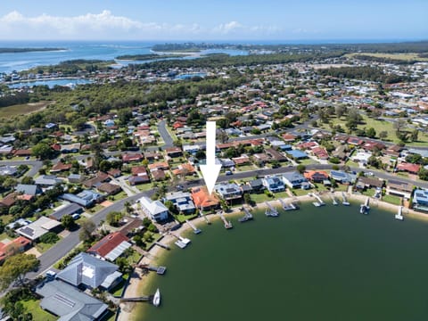 Property building, Day, Bird's eye view, River view, Location