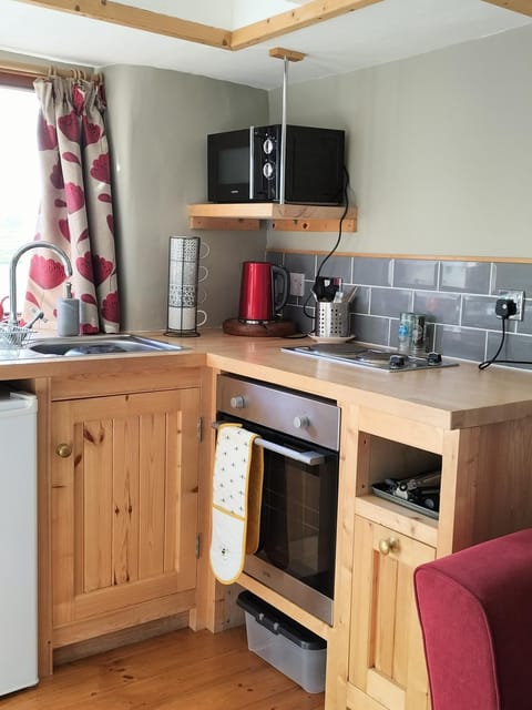 The Cosy Pad Glan Y Morfa Bach House in Bryn-Crug