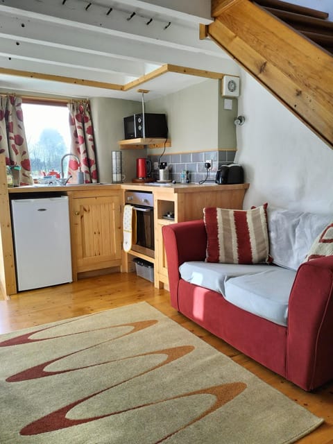 The Cosy Pad Glan Y Morfa Bach House in Bryn-Crug