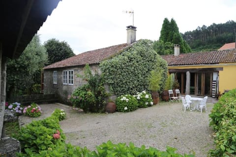 CASA FAMILIAR EN SANXENXO-Rías Baixas House in O Salnés