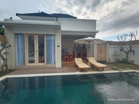 Karin's villa Villa in Kediri