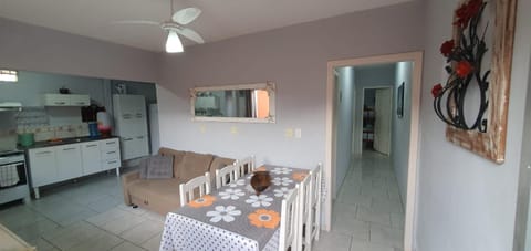 Dining area, fireplace