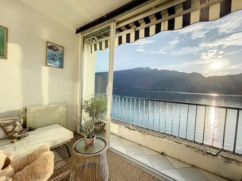 Cosy - Vue imprenable sur le lac Apartment in Tresserve