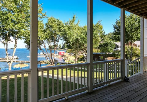 House #44 Dock Holiday (no pets) Lakefront Private Boatslip House in Weiss Lake
