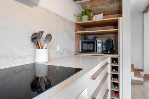 Kitchen or kitchenette, kitchen