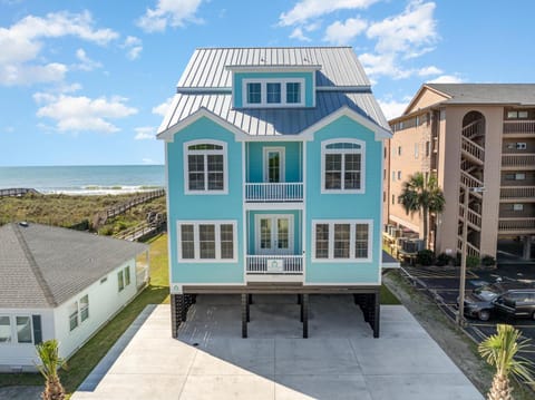 Carolina Breeze - Brand New Luxury Oceanfront Home House in North Myrtle Beach