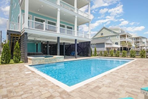 Carolina Breeze - Brand New Luxury Oceanfront Home House in North Myrtle Beach