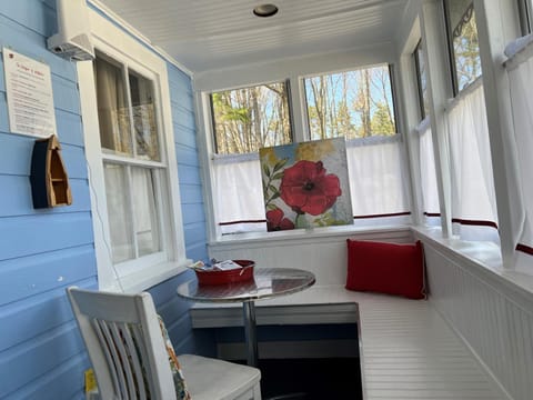 Cottage 7 - Stand Alone 1 Bedroom / 1 Bath Appartement in Wolfeboro