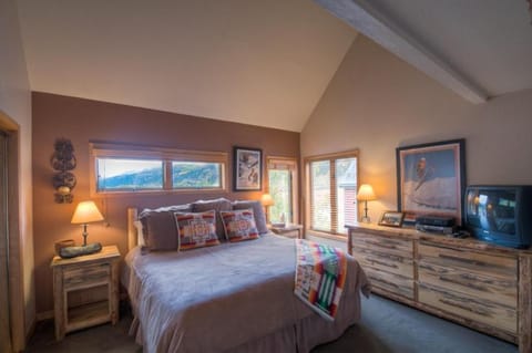 Spacious Condo in Telluride-Beautiful West Views! House in Telluride