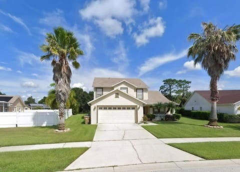 Property building, Neighbourhood, Garden, Street view