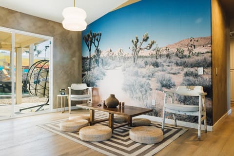 Heated Pool, Hot Tub, Plunge, Game Room, and Kid's Toys! Haus in Joshua Tree