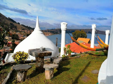 Nearby landmark, Natural landscape, Lake view