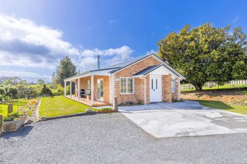 Property building, Spring, Natural landscape, Garden, Garden view