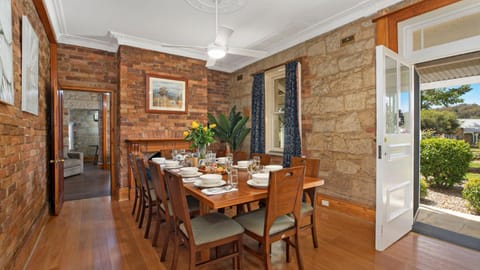 Loch Lomond Lodge House in Mittagong