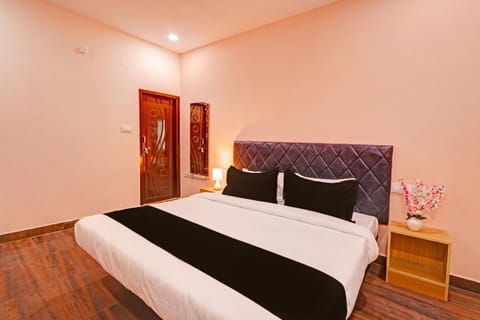 Super OYO Flagship RBS Classic Stay Boduppal Hotel in Secunderabad
