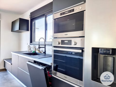 Kitchen or kitchenette, dishwasher, minibar, pet friendly