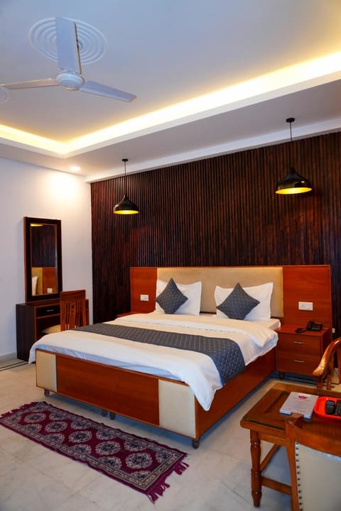 Ganeshwaram Hotel Sector-45 Noida Hotel in Noida