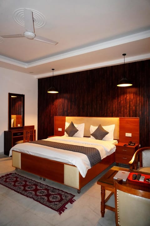 Ganeshwaram Hotel Sector-45 Noida Hotel in Noida