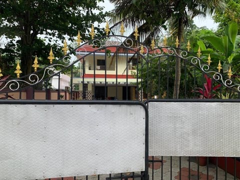 3 Bedroom Villa near backwaters Alleppey, Kerala Chalet in Alappuzha