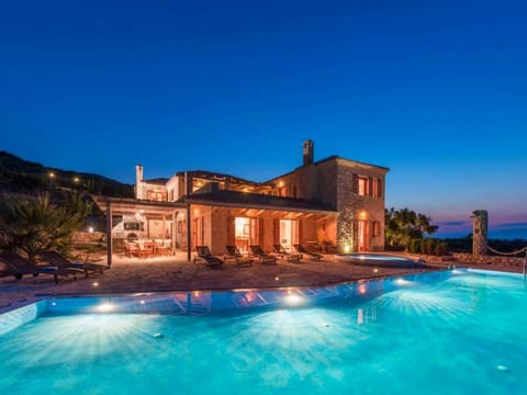 Elegant Zante Villa - Villa Divas - 6 Bedrooms - Infinity Pool - 100 Metres To The Sea - Short Drive To Agios Nikolaos Villa in Zakynthos, Greece