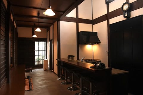 KAMIYASHIKI Private Hotel - Self Check-in Only Haus in Osaka