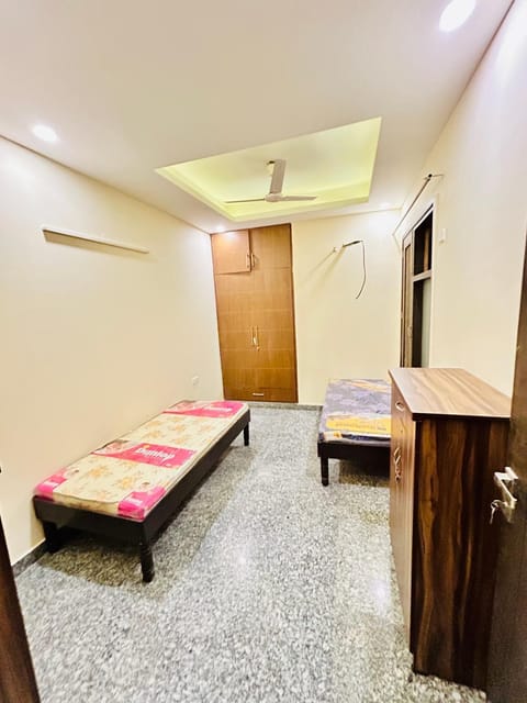 Home like stay Bed and Breakfast in New Delhi