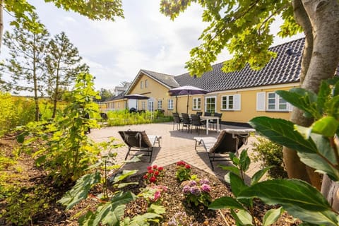 Holiday Cottage Coziness And Activities For 16 People Condo in Lønstrup