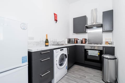 Stylish Brierley Hill - 1 Bed Apt - Free Parking - Netflix & Wifi - 305O Apartment in Stourbridge