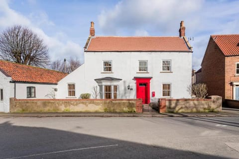 Property building, Day, Neighbourhood, Street view