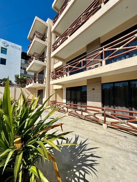 Property building, View (from property/room), Balcony/Terrace