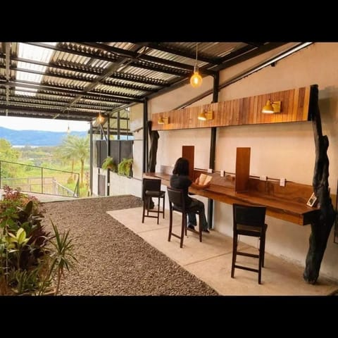 Cabinas Morpho Gardens Bed and Breakfast in Nuevo Arenal
