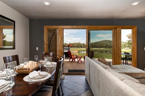 Vantage Lodge - Lake Views on Golf Course House in Snyderville