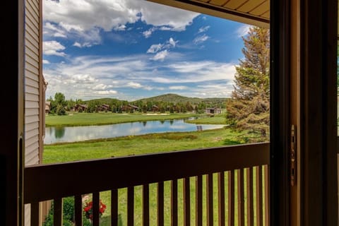 Vantage Lodge - Lake Views on Golf Course House in Snyderville