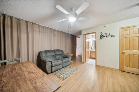 2-Bedroom Loft Suite 14 minutes from Airport and Mall of America Vacation rental in Inver Grove Heights