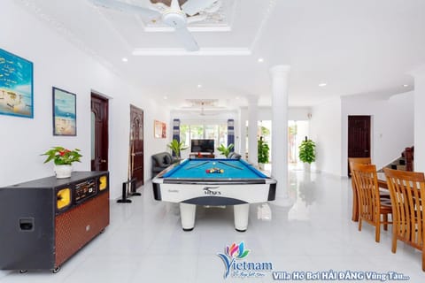 Billiard, Game Room