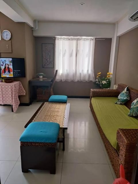 The Loft Layover - 3 minutes close proximity to Airport, Cozy and Quiet Condo Apartment in Lapu-Lapu City