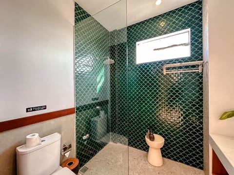 Villa Umayu - 3 BR Comfort Bliss Villa near Nyanyi Beach Villa in Kediri