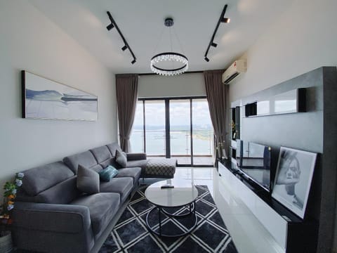 Communal lounge/ TV room, TV and multimedia, Living room, Seating area, Evening entertainment