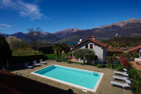 Mountain view, Swimming pool, sunbed