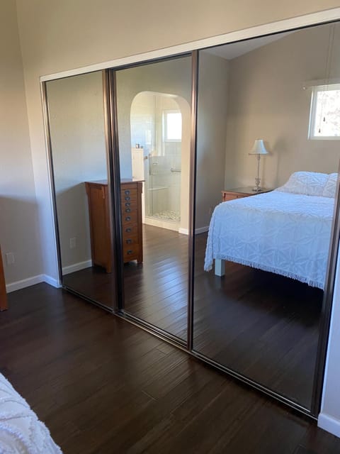 En-suite newly remodeled in Elk Grove Vacation rental in Elk Grove
