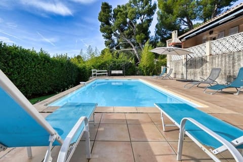 élégante villa avec piscine privée près de cassis Villa in Carnoux-en-Provence