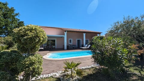 Villa Cara avec piscine privée Villa in Carpentras