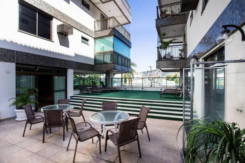 Day, Pool view, Swimming pool, sunbed