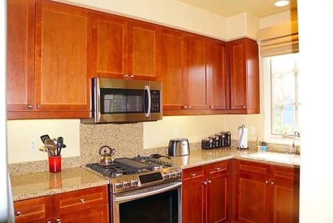 Legacy Villas 2Br - PERFECT Spot with Hotel Luxuries Villa in Indian Wells
