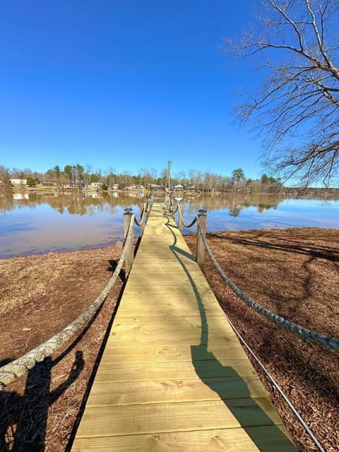 Day, Lake view