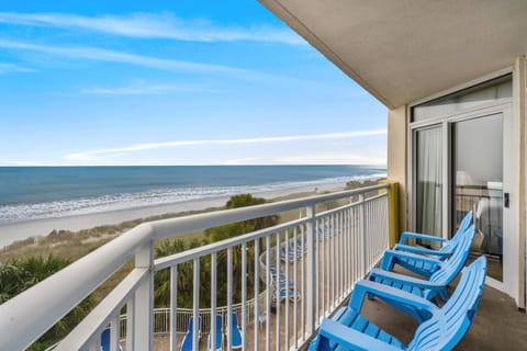 Bay Watch Resort N 302-Oceanfront-Crescent Beach Haus in Atlantic Beach